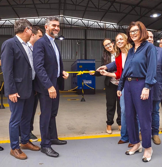 Foto dos parceiros na inauguração
