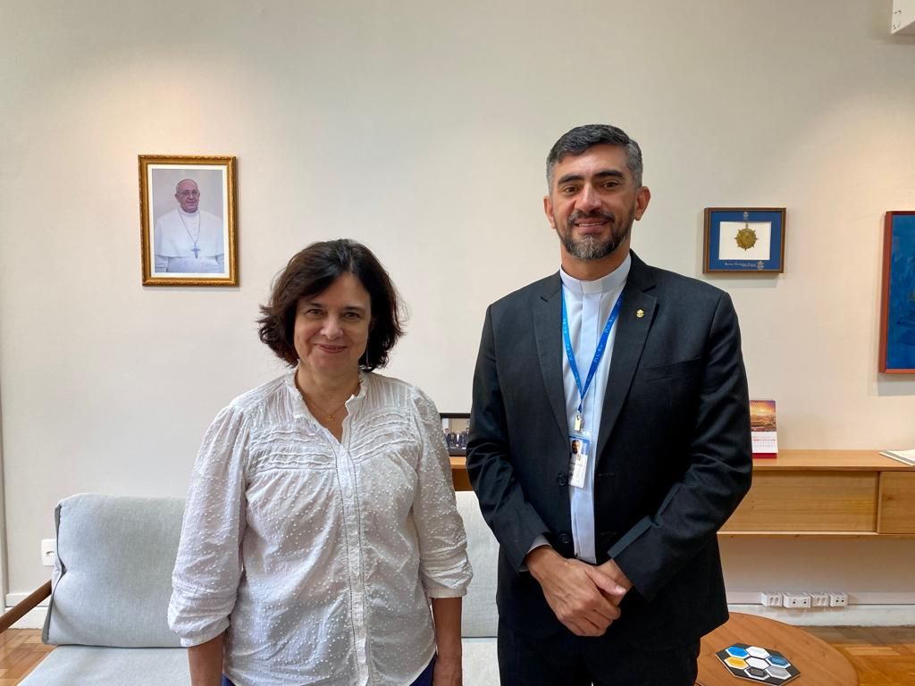 Reitor da PUC-Rio, Pe. Anderson Antonio Pedroso, S.J. e a Ministra da Saúde, Nísia Trindade